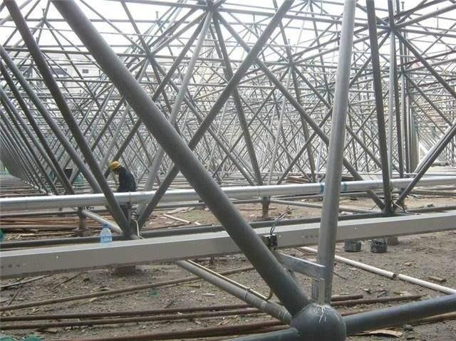 仙桃盘点螺栓球网架对选材方面的4点要求